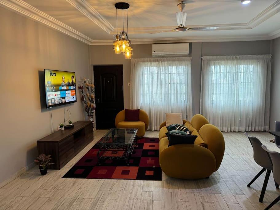 East Legon Luxury 2Bed Apt. W/ Free Wi-Fi Apartment Accra Exterior photo