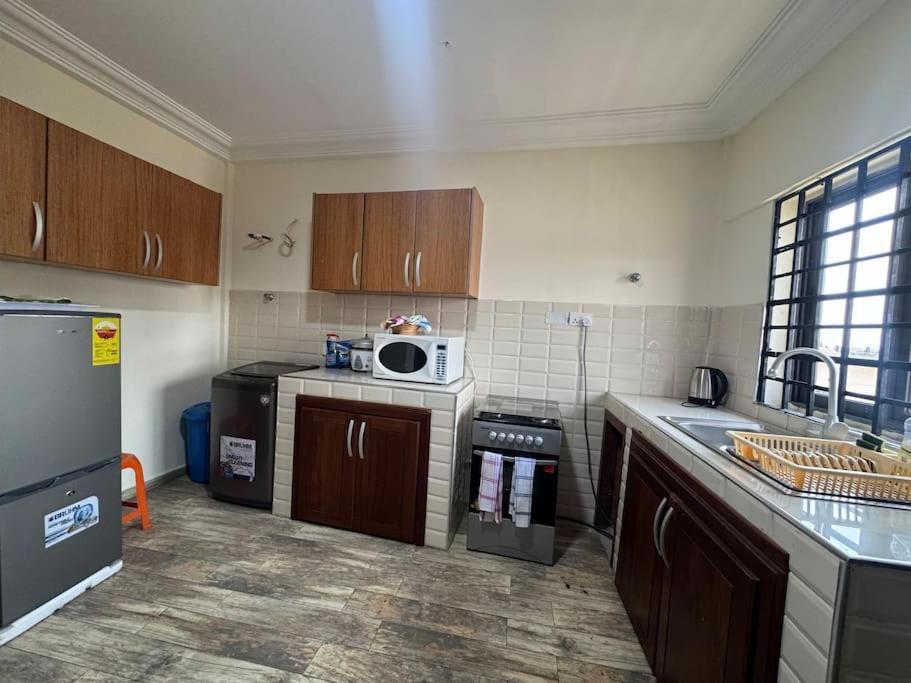 East Legon Luxury 2Bed Apt. W/ Free Wi-Fi Apartment Accra Exterior photo