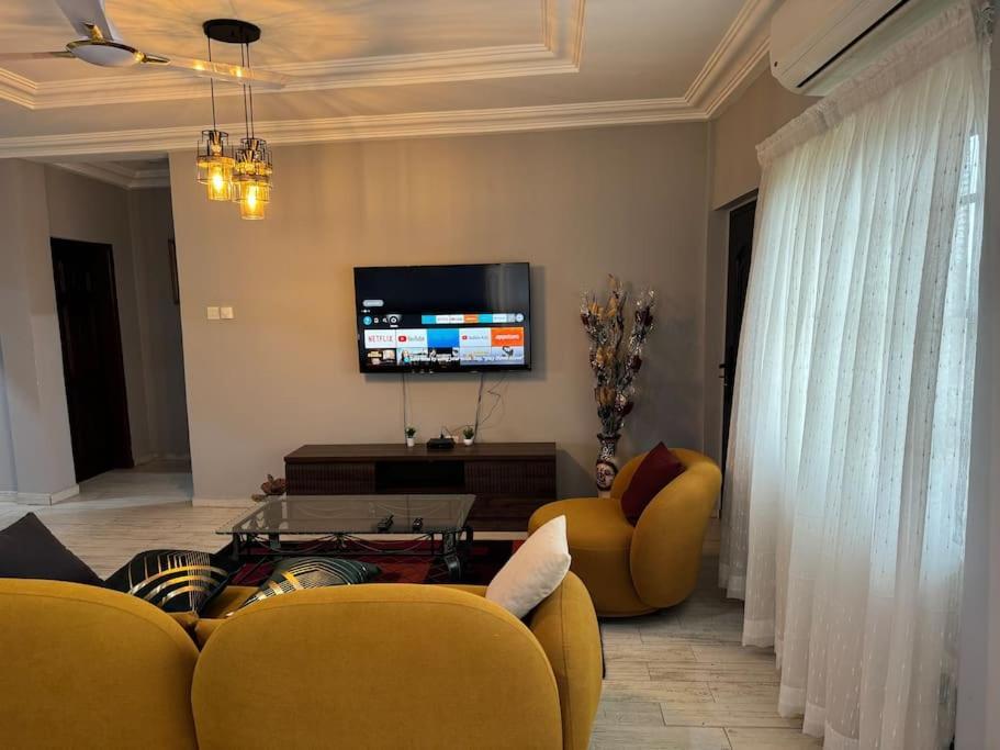 East Legon Luxury 2Bed Apt. W/ Free Wi-Fi Apartment Accra Exterior photo